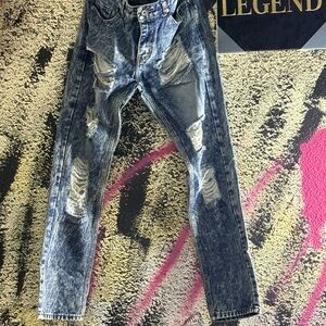 Stylish Distressed Straight Leg Jeans